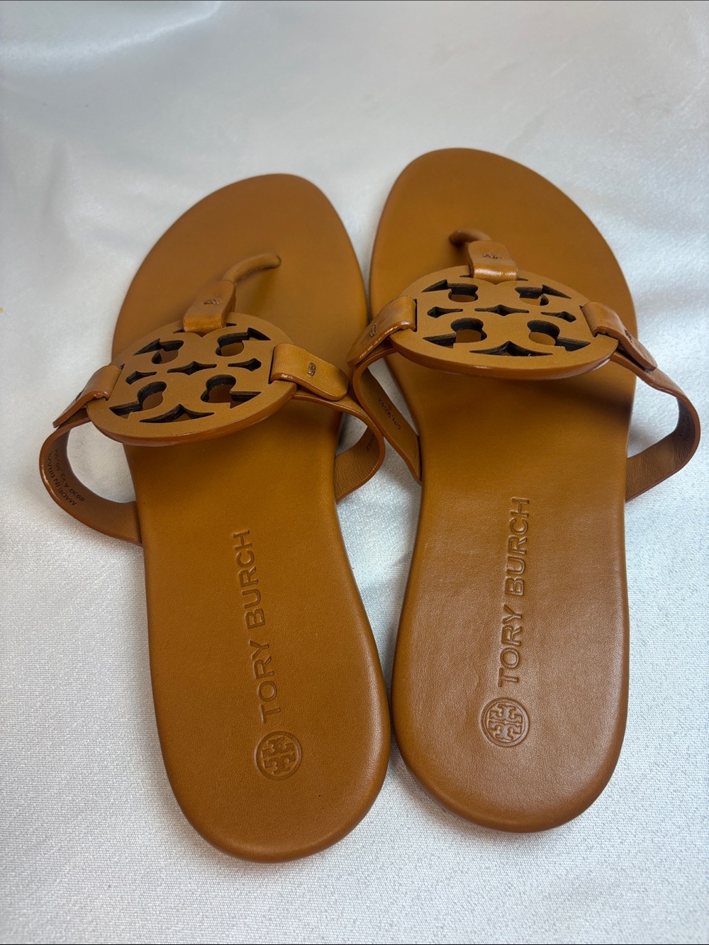 Tory Burch Miller Cognac Leather Logo Thong Sandals - Picture 3 of 6